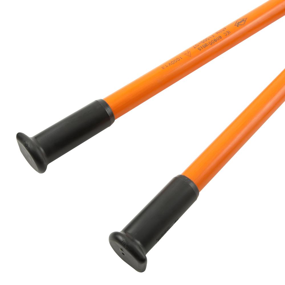 Bolt cutters supported by durable fiberglass handles Bolt cutters supported by durable fiberglass handles