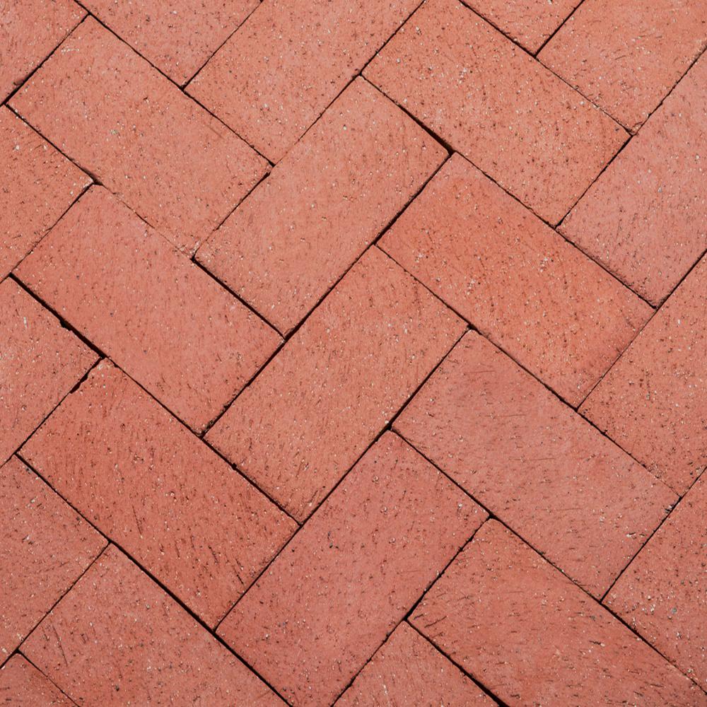 Mutual Materials 8 In X 4 In X 2 25 In Brick Red Clay Paver 240 Pieces 53 Sq Ft Pallet Brc0126mmi The Home Depot