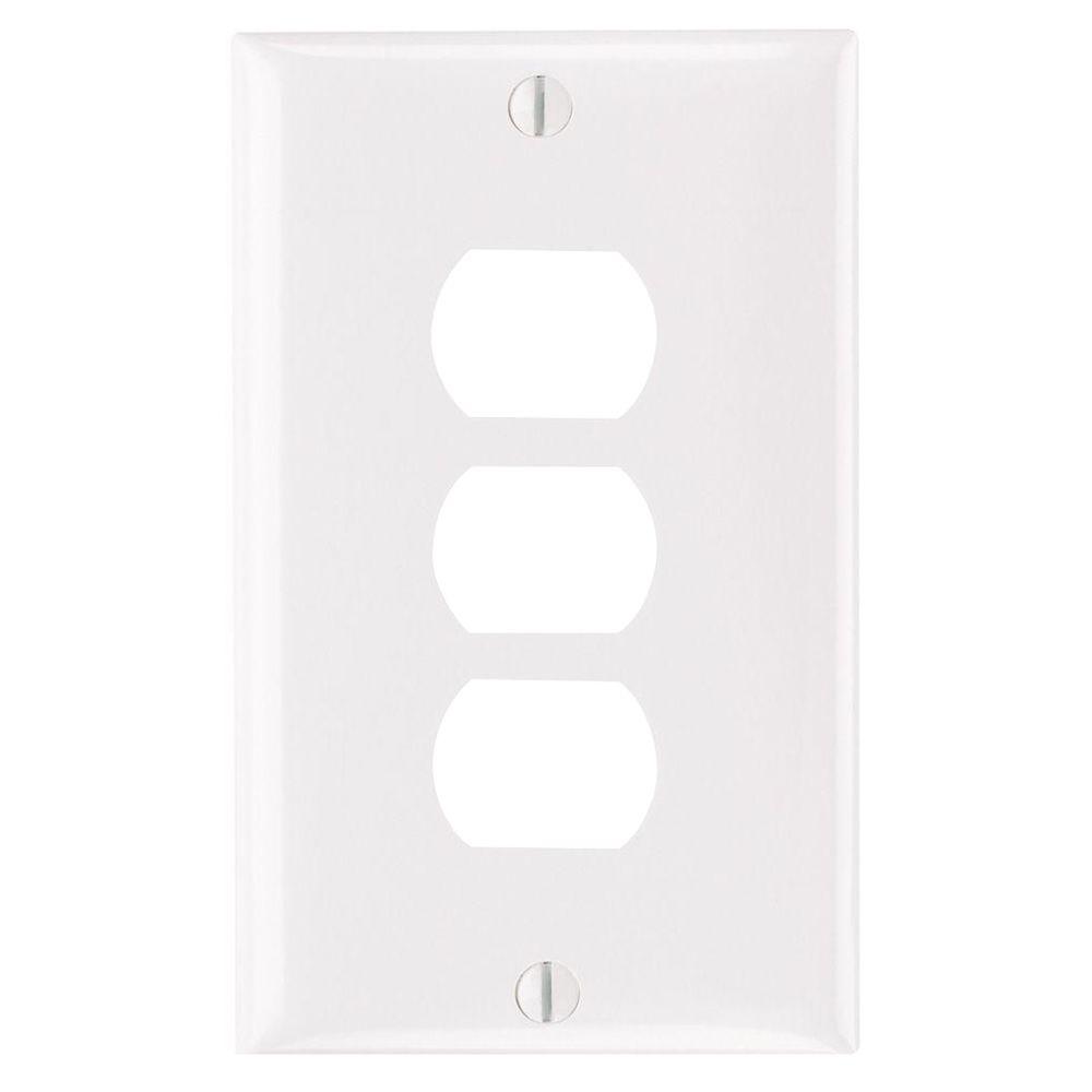 Legrand pass seymour 1 gang horizontal opening 3 toggle wall plate