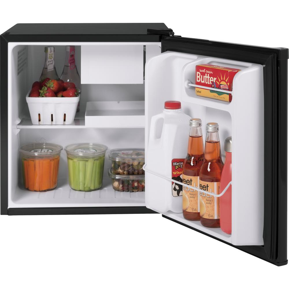 Magic Chef 4 4 Cu Ft Mini Fridge In White Hmr440we The Home Depot