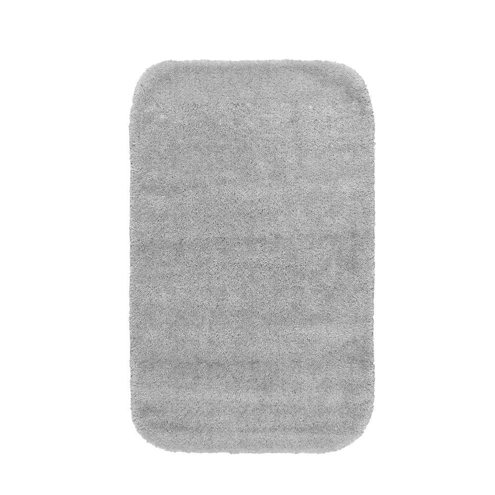 https://images.homedepot-static.com/productImages/06c6f365-ed37-4ea5-b2be-81e467031345/svn/platinum-gray-garland-rug-bath-mats-dec-2440-07-64_1000.jpg