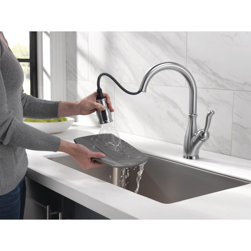 Delta Leland Single Handle Pull Down Sprayer Kitchen Faucet W
