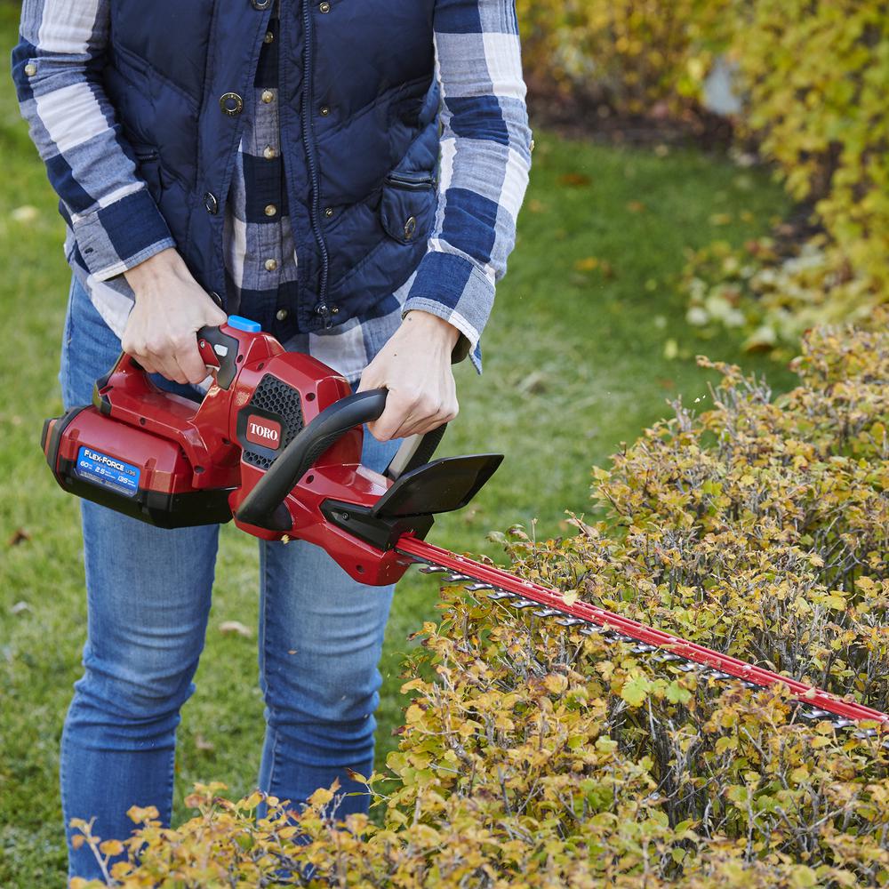 toro 60v hedge trimmer