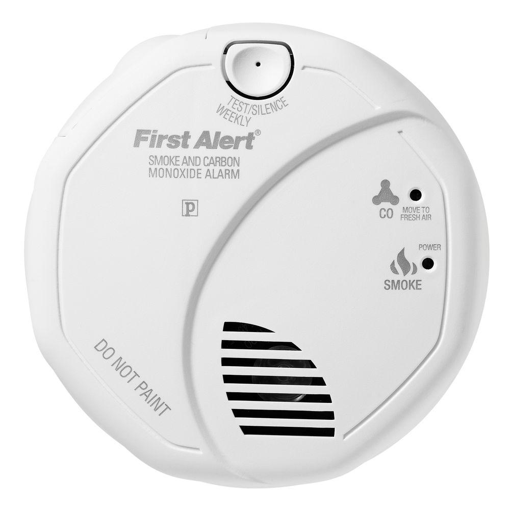 First Alert Battery Operated Smoke And Carbon Monoxide Detector Alarm 1039837 The Home Depot