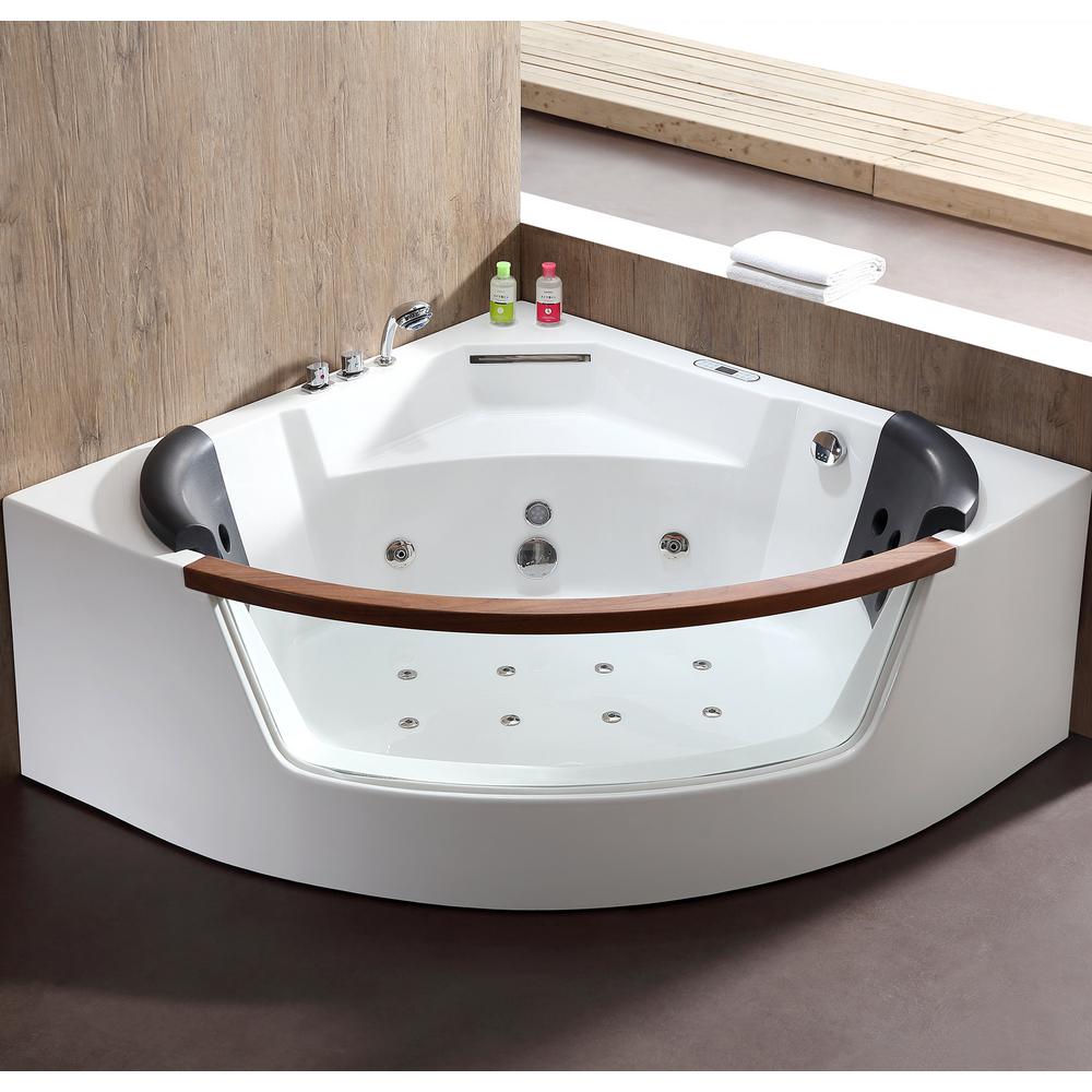 corner bathtub