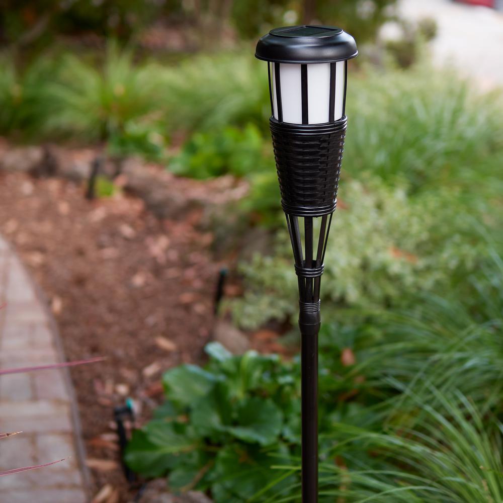 Renewed Waterproof Outdoor Landscape Lighting 2-Pack Newhouse Lighting FLTORCH2 LED Island Torch Solar-Powered Flickering Dancing Flame Effect Bamboo Finish