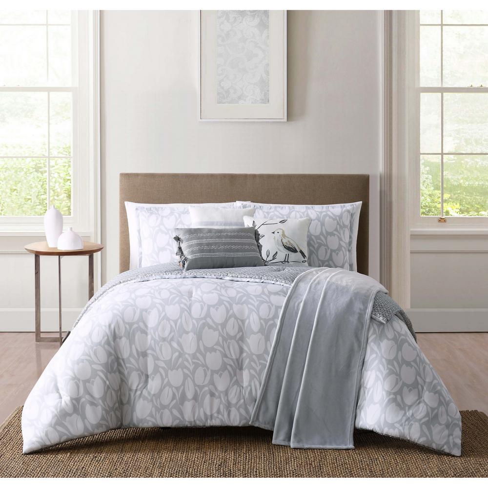 Jennifer Adams Home Leucadia White And Grey King Comforter Set Jennifer Adams Home Leucadia White And Grey King Comforter Set Write A Review