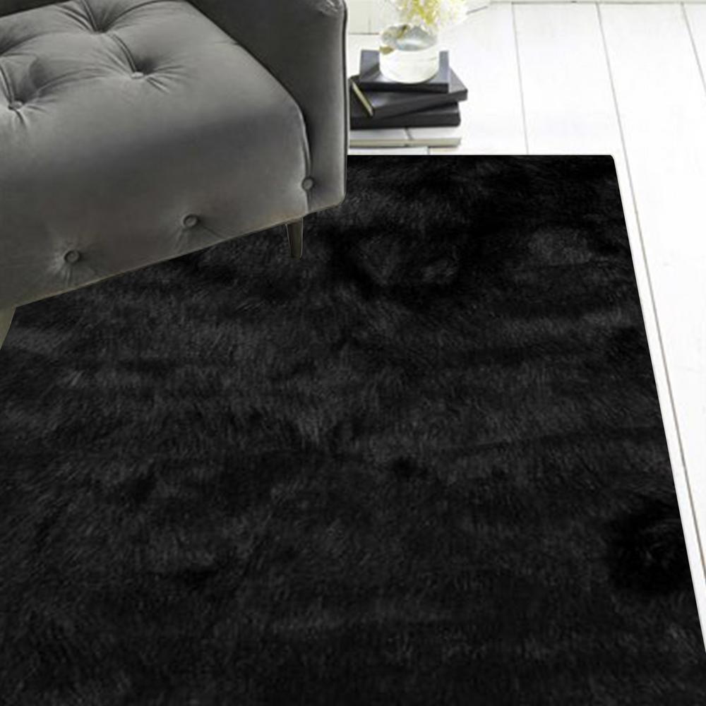 Homeroots Josephine Black 1 Ft X 1 Ft Solid Faux Fur Area Rug 317169 The Home Depot