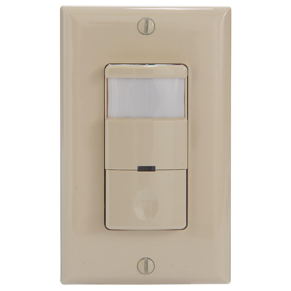 Intermatic IOS Series 800Watt SelfAdaptive InWall PIR Sensor Switch
