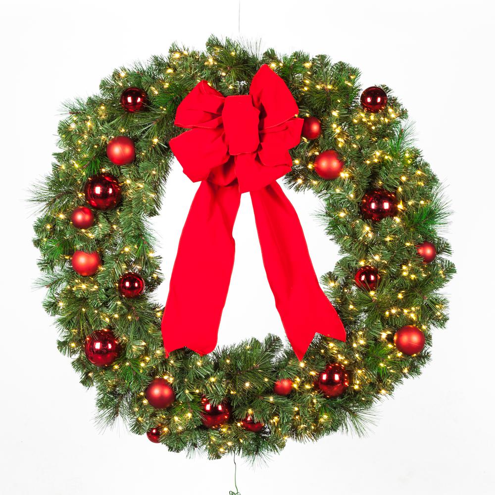 Unique Artificial Christmas Wreaths Decorated for Small Space