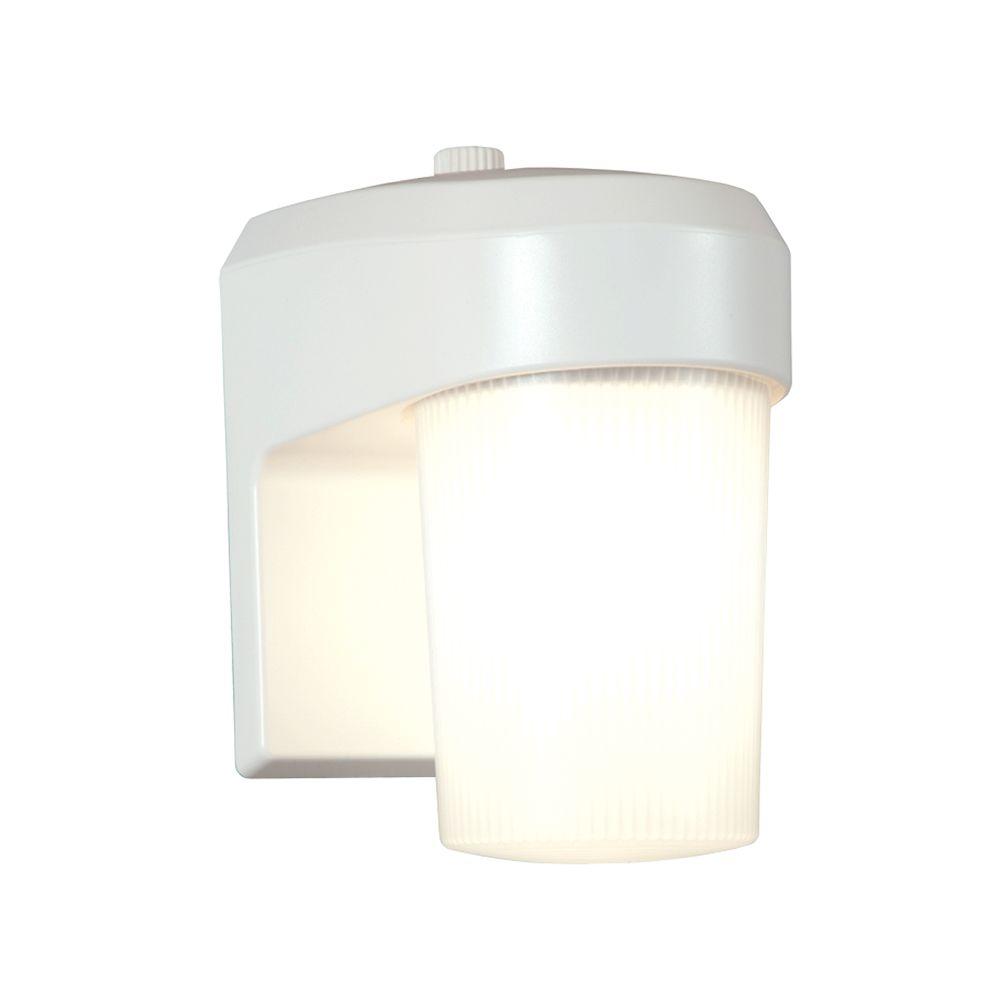 Halo 13 Watt White Outdoor Fluorescent Entry Light Sconce With Dusk Halo 13 Watt White Outdoor Fluorescent Entry Light Sconce With Dusk To Dawn Photocell Sensor