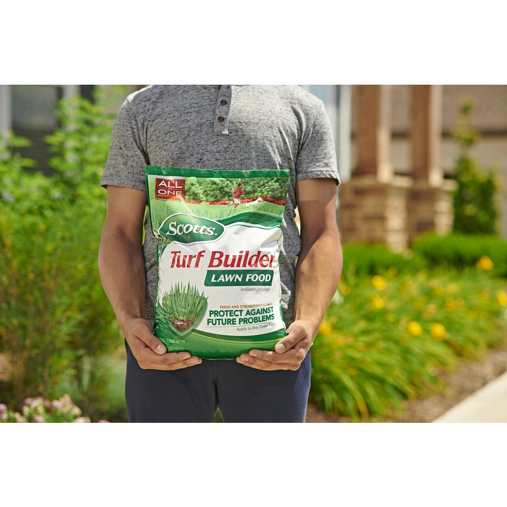 Scotts Turf Builder 12 6 Lb 5 000 Sq Ft Lawn Fertilizer The Home Depot