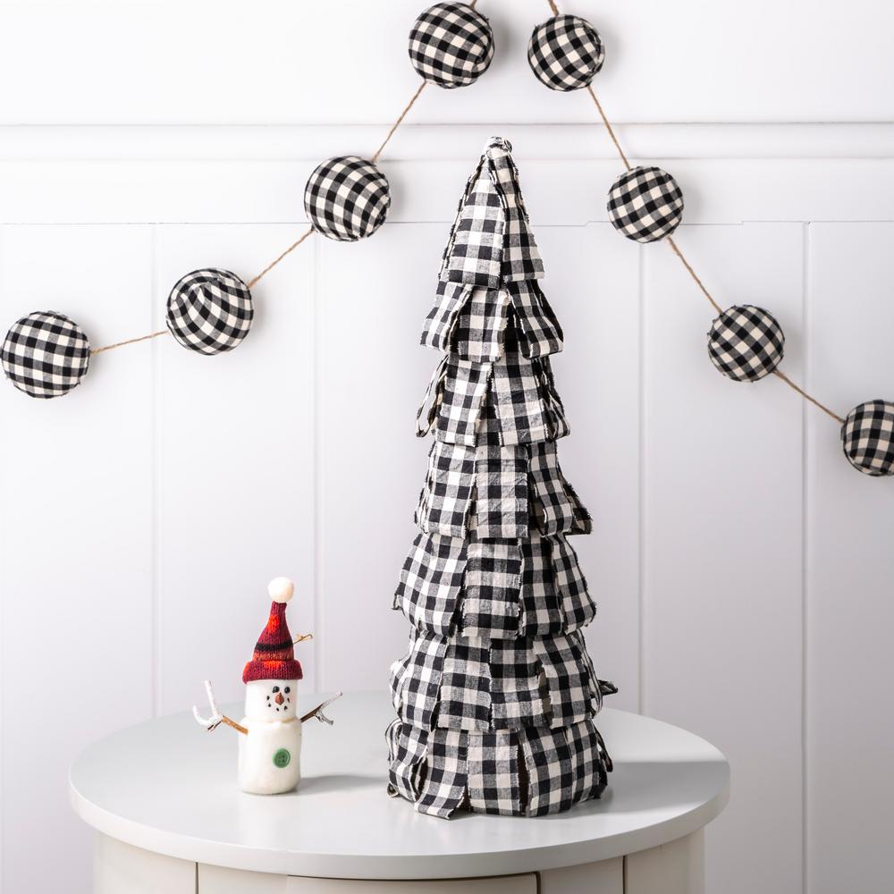 Glitzhome 78 74 In L Black And White Plaid Fabric Garland
