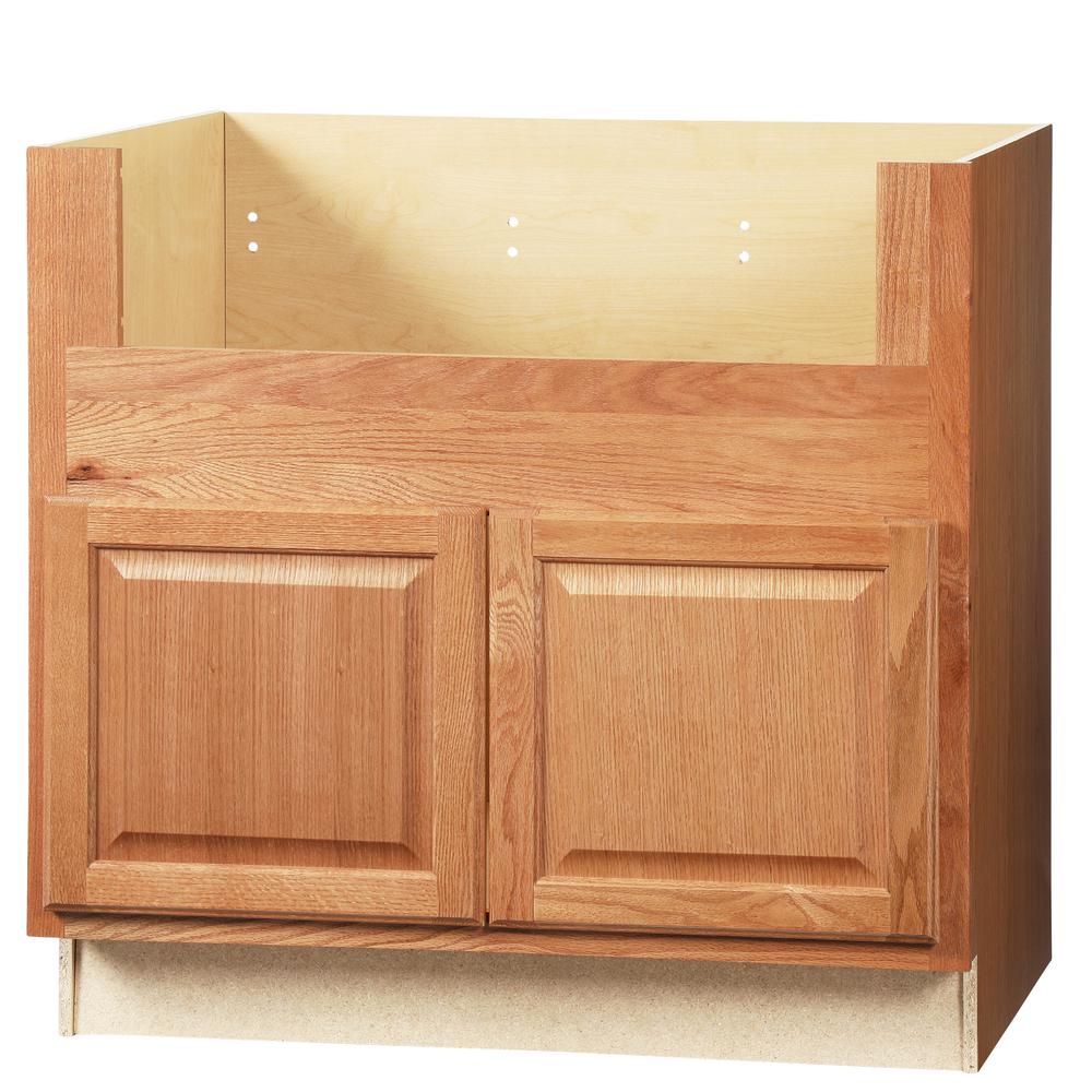 Hampton Bay Hampton Assembled 36x34 5x24 In Farmhouse Apron Front Sink Base Kitchen Cabinet In Medium Oak Ksbd36 Mo The Home Depot