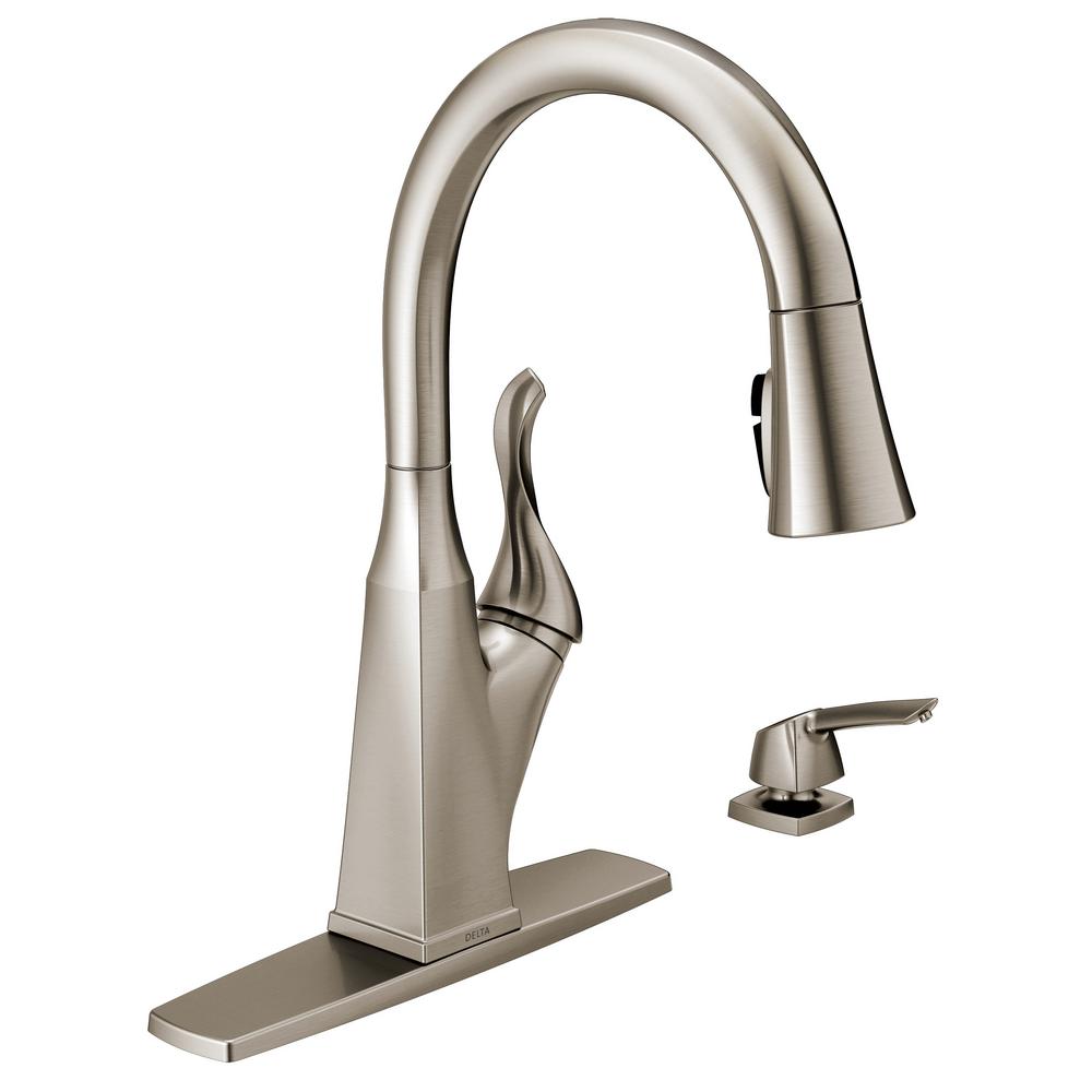 Delta Everly Single Handle Pull Down Sprayer Kitchen Faucet With ShieldSpray Technology In