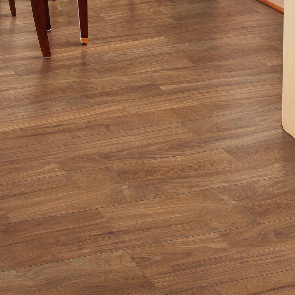 Mohawk Willow Creek Honey Caramel Hickory 8 Mm Thick X 7 48 In
