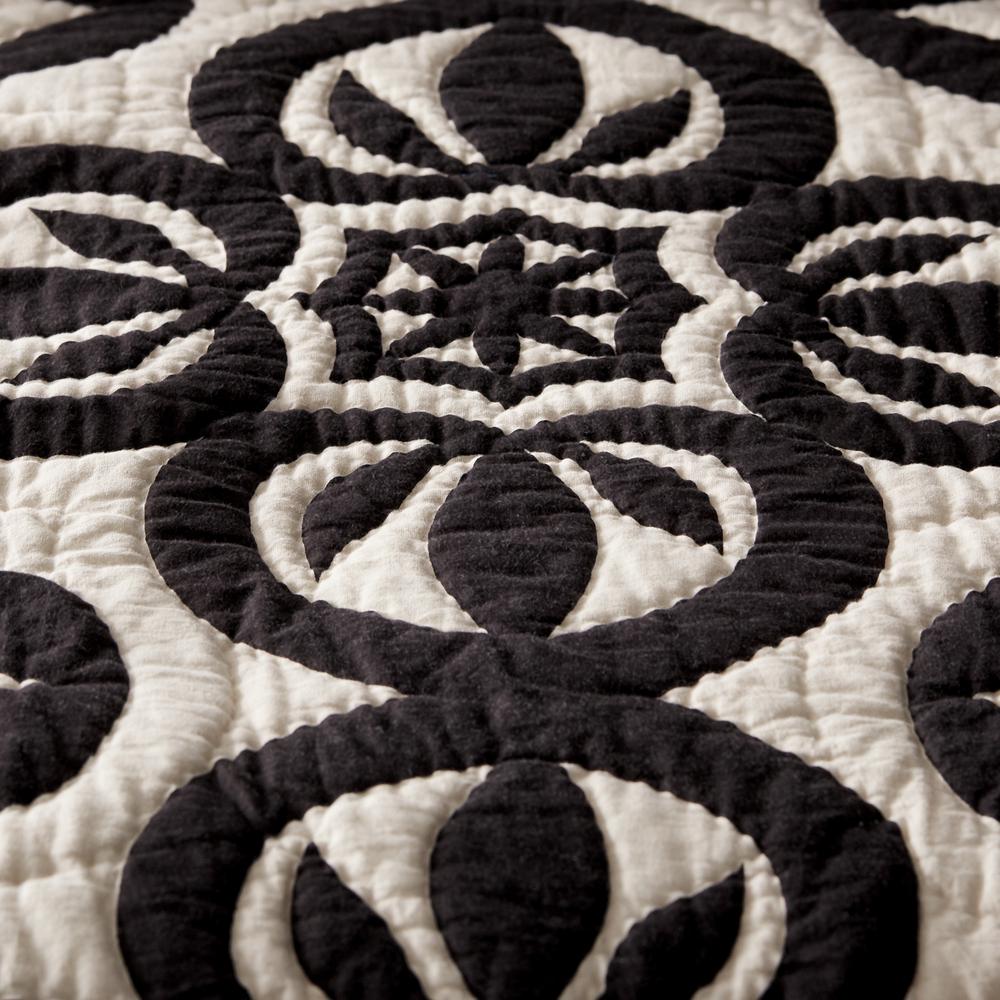 The Company Store Castleton Cotton King Quilt In White Black