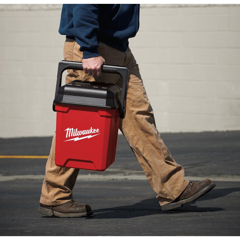 environ 53.34 cm Tool Box Milwaukee 4939698511 21 in
