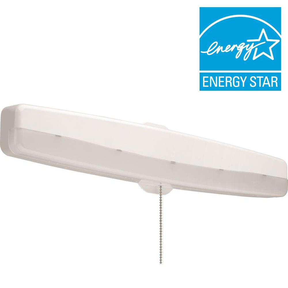 Lithonia Lighting 18 IN. WH CLOSET LIGHT W/ PULL CHNFMMCL 18 840 S1 M4
