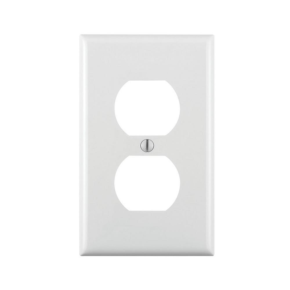 Leviton 1Gang Standard Size Nylon Wall Plate and 1Duplex Receptacle