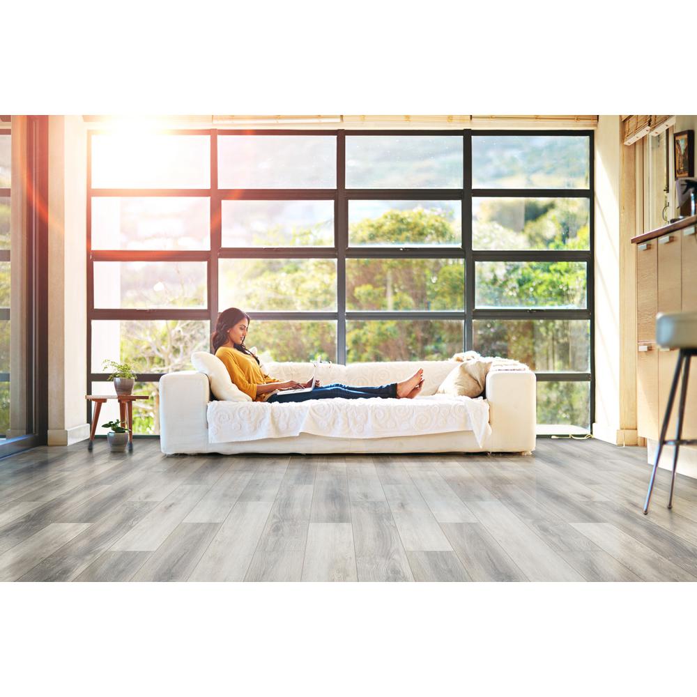 Home Decorators Collection Big Bear Oak 7 In X 42 In Rigid Core Luxury Vinyl Plank Flooring 20 8 Sq Ft Case Vtrhdbigoak7x42 The Home Depot