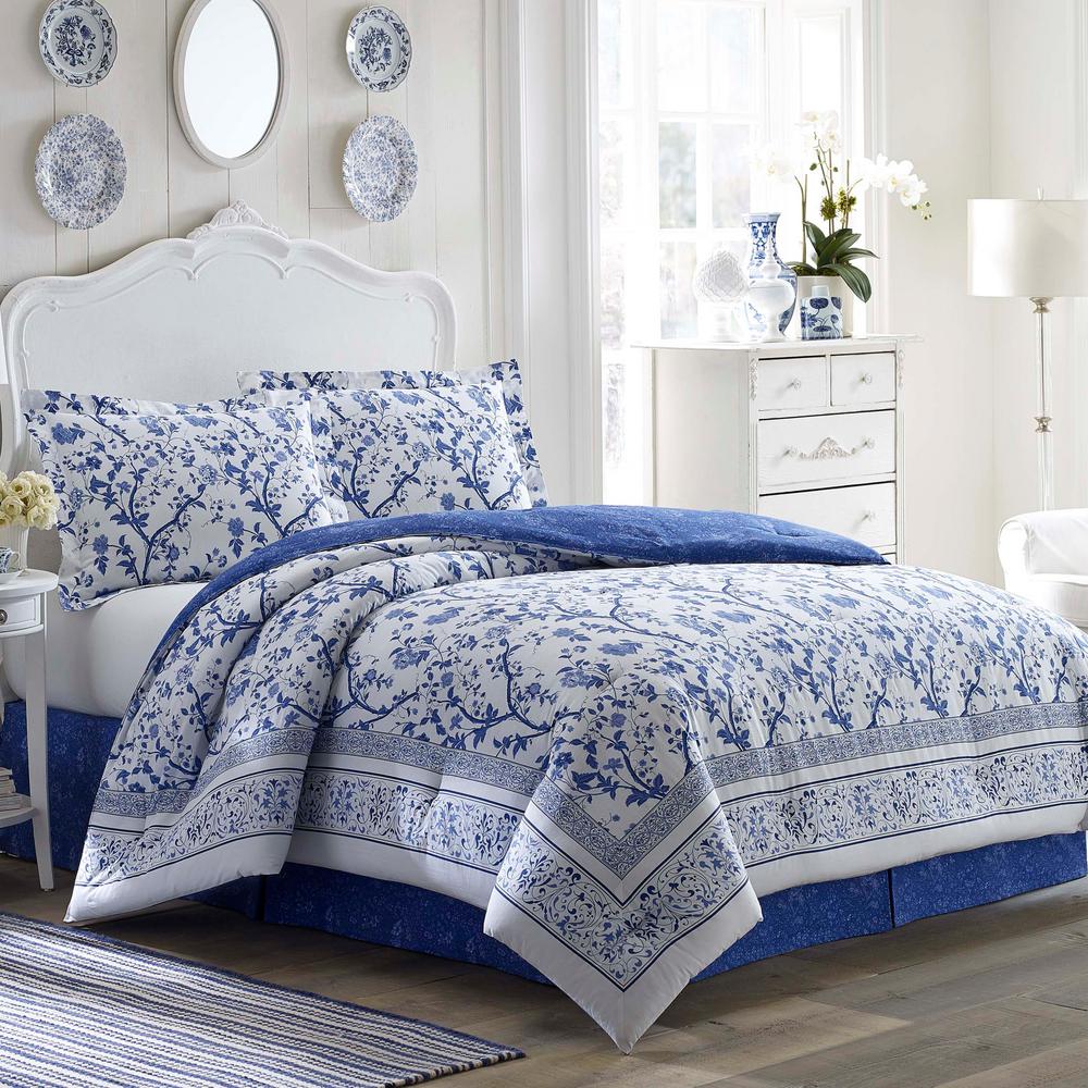 Featured image of post Laura Ashley Blue Floral Comforter Shop 82 top laura ashley comforters and earn cash back from retailers such as kohl s and macy s all in one place