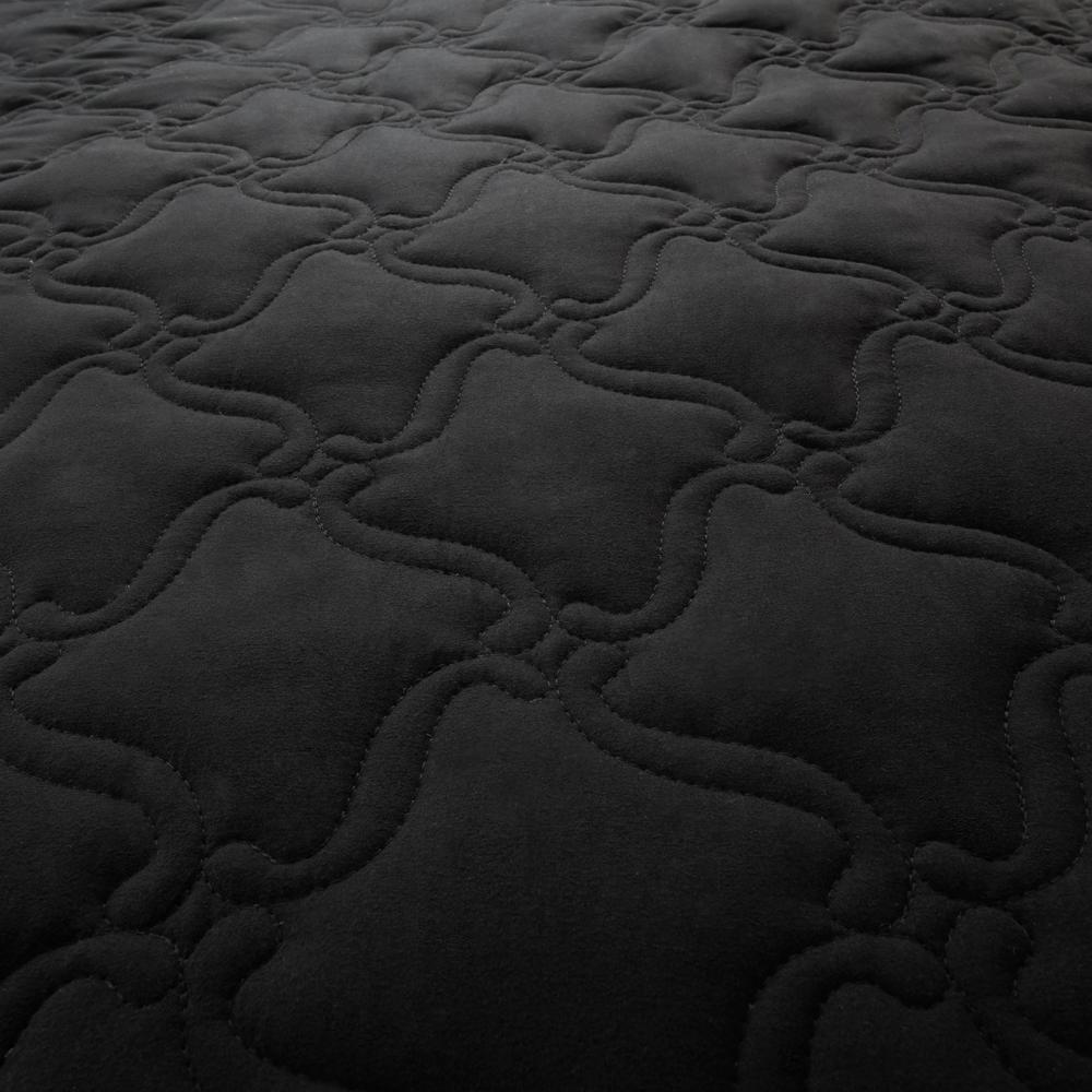 black quilt