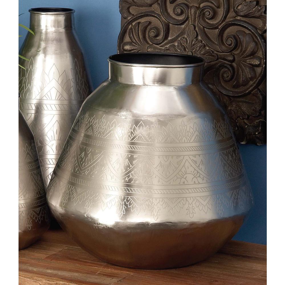 Litton Lane 14 In X 14 In Polished Silver Iron Pear Shaped Vases