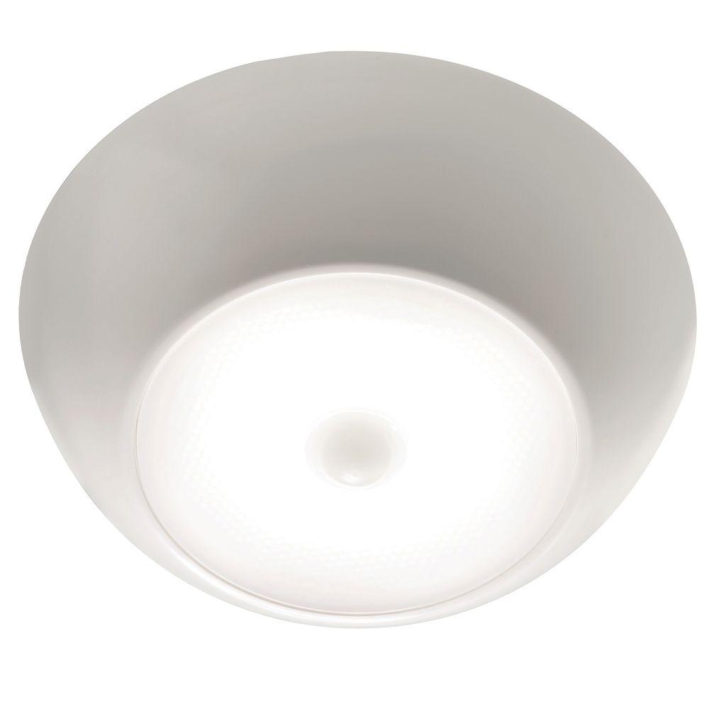 Mr Beams Ultrabright Motion Activated 300 Lumen Battery Operated Led Ceiling Light Mb990 Wht 01 The Home Depot