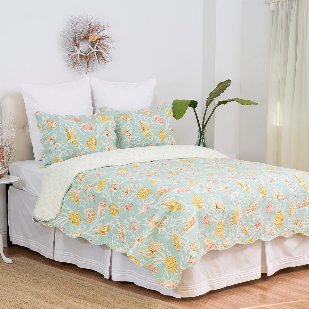 blue and green quilt bedding