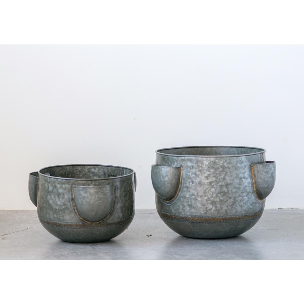 3R Studios 8.5 in. and 10.5 in. H Grey Galvanized Metal Strawberry