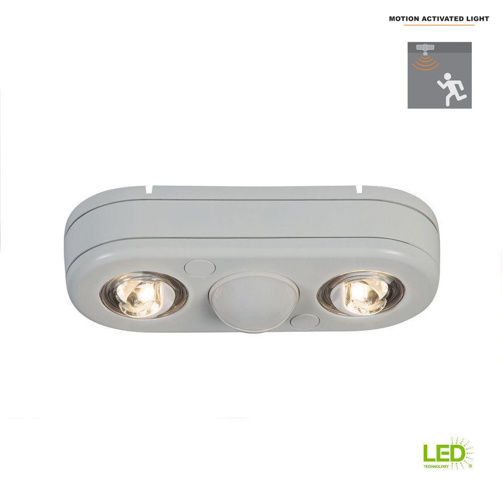 Defiant 180 Degree White Led Motion Outdoor Security Light Dfi 5983 Revolve 180 Degree White Twin Head Motion Activated Outdoor Integrated Led