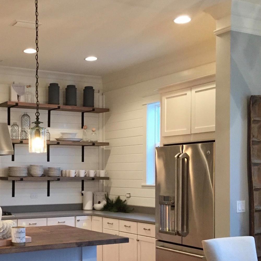 Crates Pallet 8 in Black Steel Shelf Bracket for Wood Shelving69103