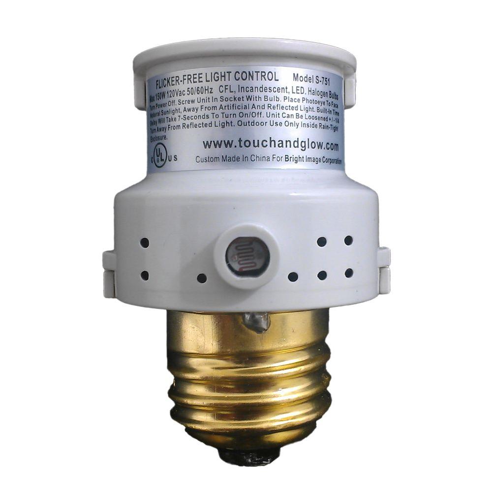 Defiant 150Watt CFL/LED Indoor/Outdoor Automatic Dusk to Dawn Light