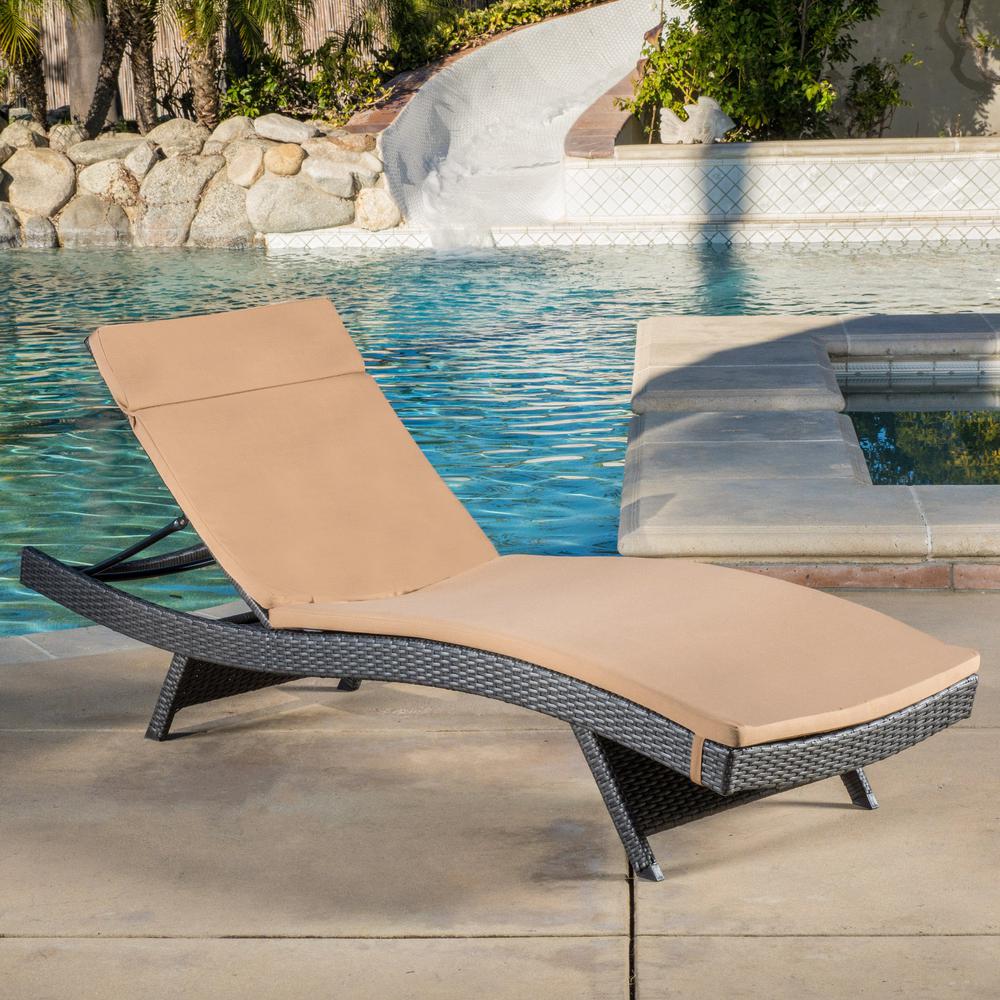 Salem Grey 4-Piece Wicker Outdoor Chaise Lounge with Caramel Cushions