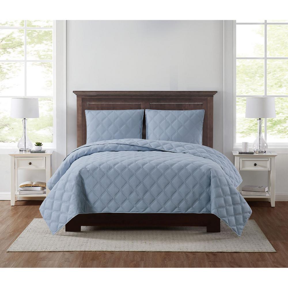 light blue quilt bedding