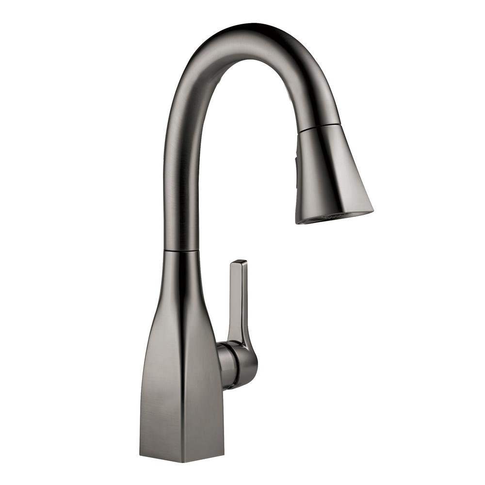 Delta Mateo Single Handle Pull Down Sprayer Kitchen Faucet With