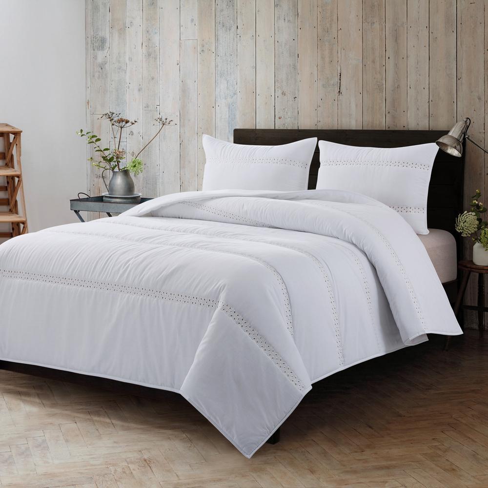 COUNTRY LIVING 3Piece White Eyelet Cotton Percale Full/Queen Quilt Set