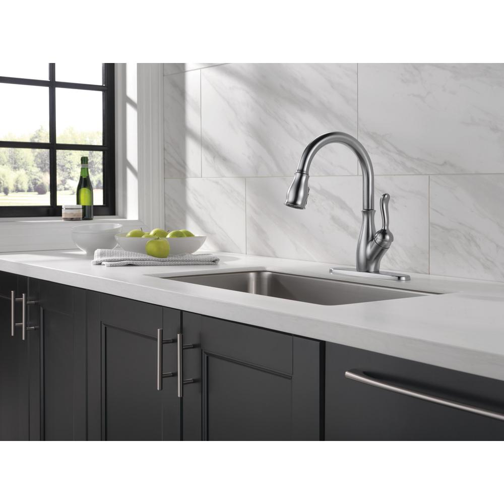 Delta Leland Single Handle Pull Down Sprayer Kitchen Faucet W