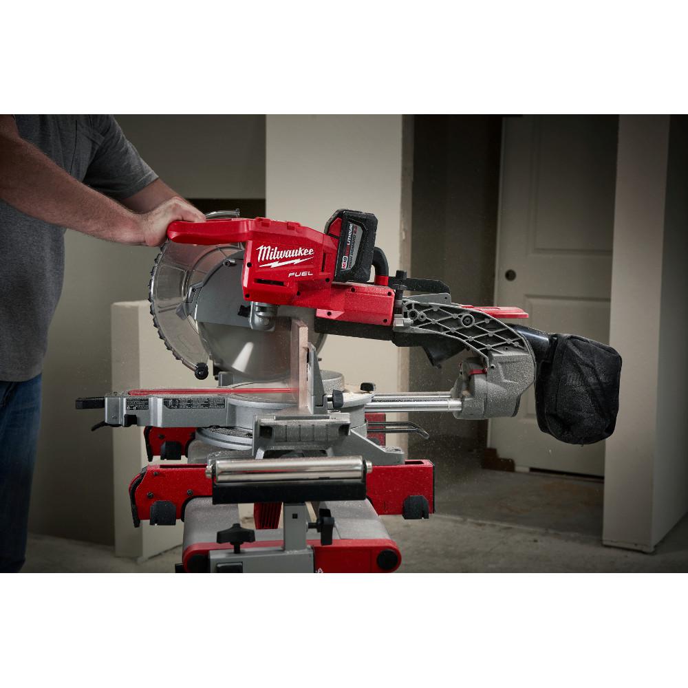 Milwaukee Sliding Compound Miter Saw 10 in Dual Bevel M18 18V LIon