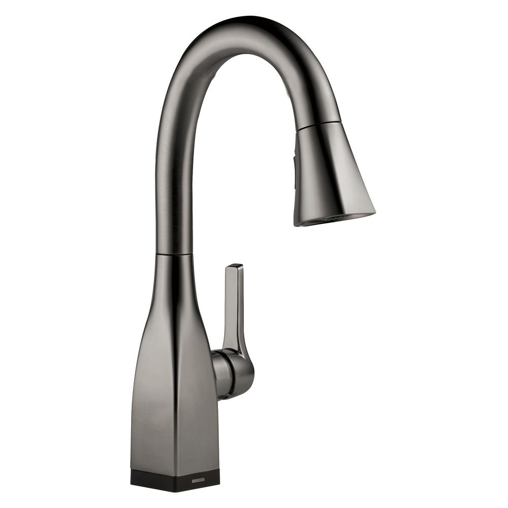 Delta Mateo Single Handle Pull Down Sprayer Kitchen Faucet With