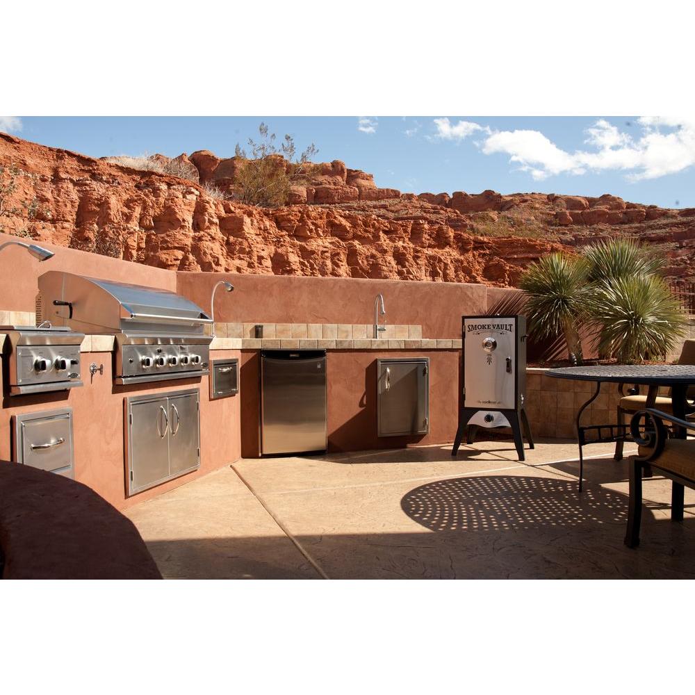 Smoke Vault 18" Propane Gas Smoker W/ HeavyGauge Wood Chip Tray BBQ