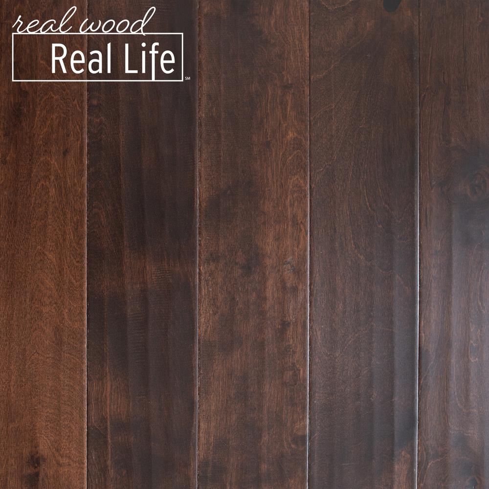 Blue Ridge Hardwood Flooring Scraped Birch Raisin 3 8 In T X 5 3 8 In W X Random Length Click Lock Engineered Hardwood Flooring 22 Sq Ft Case 23051 The Home Depot