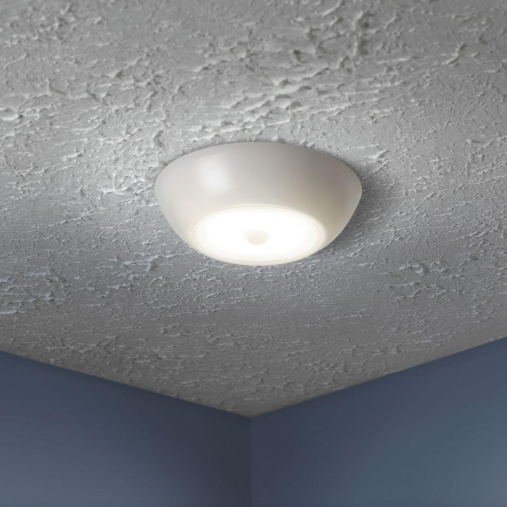 Mr Beams Ultrabright Motion Activated 300 Lumen Battery Operated Led Ceiling Light