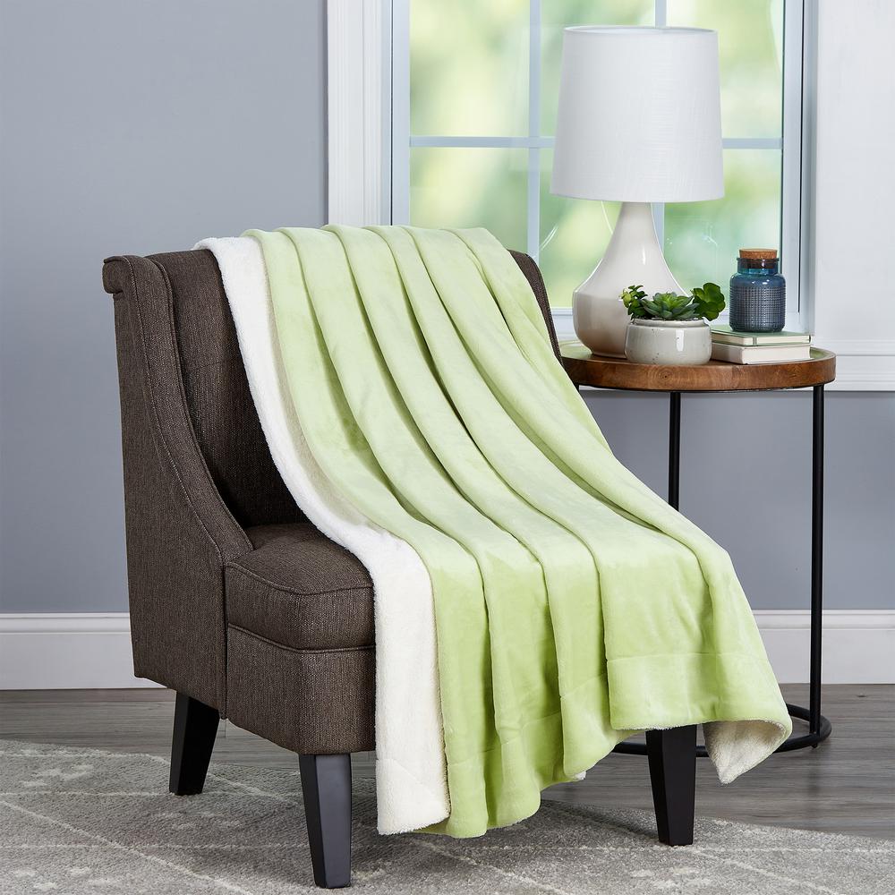 Lavish Home Aloe Green And White Throw Blanket 66hd Throw008 The Aloe Green And White Throw Blanket
