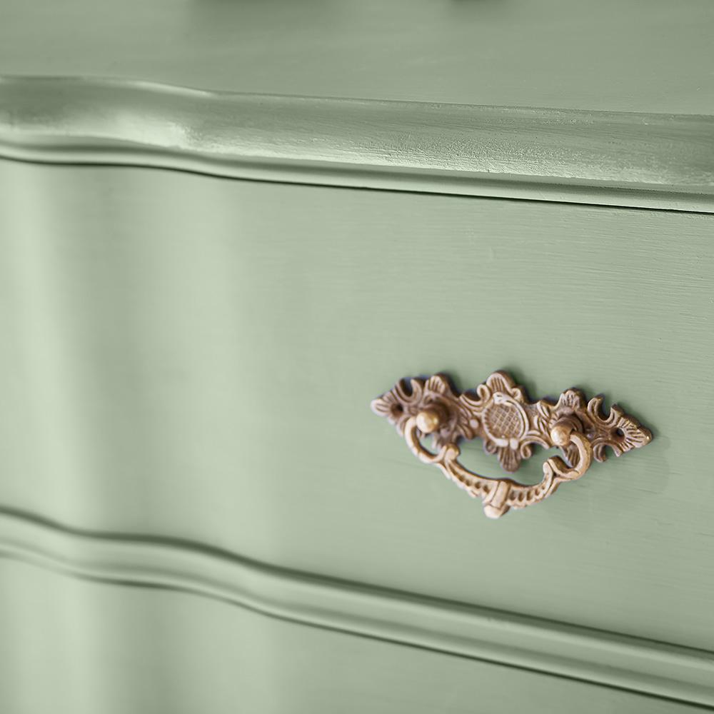 Behr Creme de Mint Chalk Paint - Come be inspired by interior design photos with French Green Paint Colors and Serene French Blue-Greens. #greenpaintcolors #mintgreen #interiordesign #paint