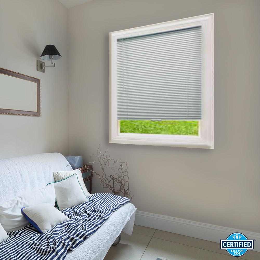 https://images.homedepot-static.com/productImages/578f55b8-ff30-42ee-82d4-7a545122b902/svn/white-hampton-bay-vinyl-mini-blinds-10793478353354-64_1000.jpg