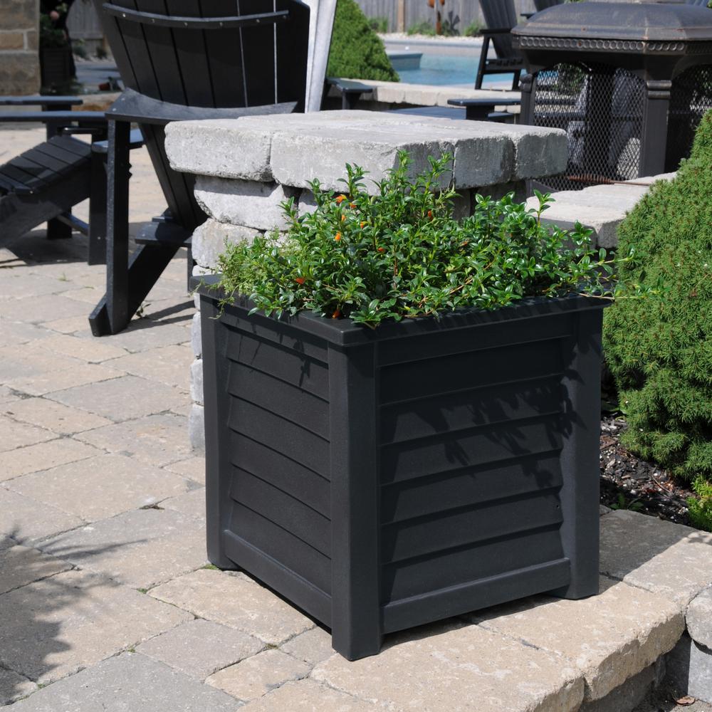 Black Mayne Planters 5867 B 64 1000 