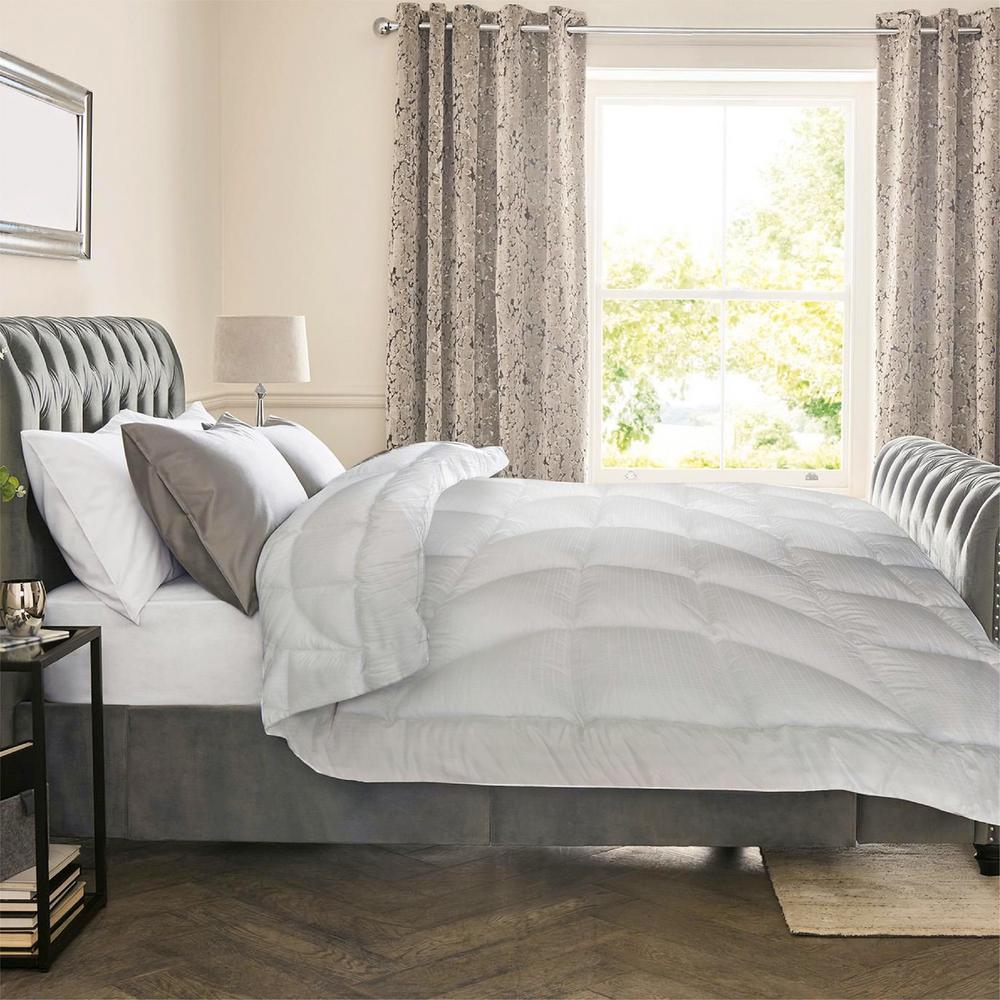 A1 Home Collections Medium Warmth White Full Queen Down