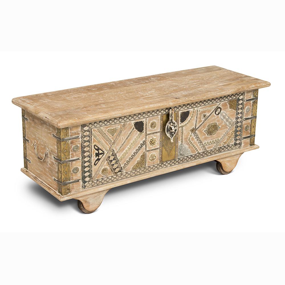 Steve Silver Company Amira Mango In White And Lime Storage Trunk Steve Silver Company Amira Mango In White And Lime Storage Trunk